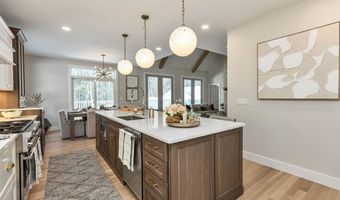 14 Overlook Cir, Auburn, NH 03032