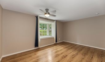 814 S ARLINGTON Dr 102, Arlington, VA 22204