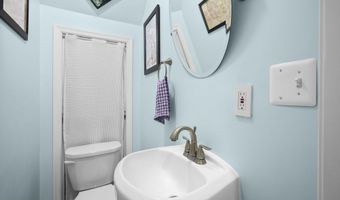 11 16TH St NE, Washington, DC 20002