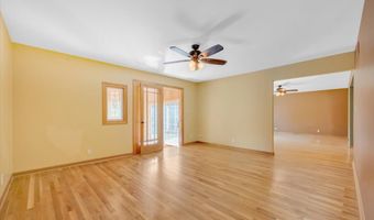 721 Brentwood Ct, Algonquin, IL 60102