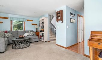 7 Aurora Dr, Cumberland, RI 02864