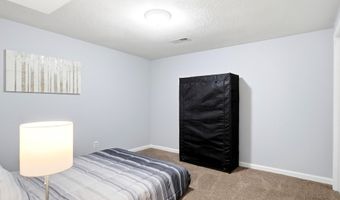 757 N Hanover St, Auburn, KS 66402