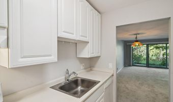 747 Peninsula Ct, Ann Arbor, MI 48105