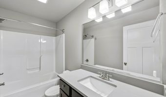 2812 NW Lois Ln, Ankeny, IA 50023