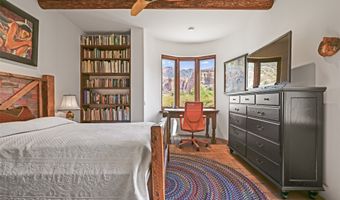 34 Rincon Canada, Abiquiu, NM 87510