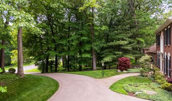 5691 Forest Gln SE, Ada, MI 49301