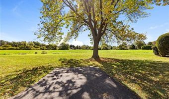 119 Corey Ln, Middletown, RI 02842