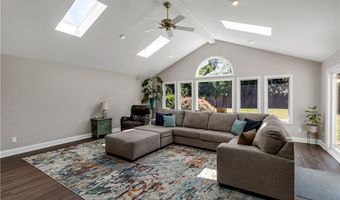21 Tee Ct, Amherst, NY 14221