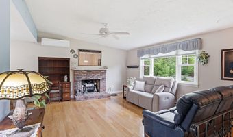 17 Briggs Ave, Bourne, MA 02532