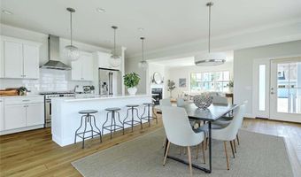 20 Kettle Point Ave, East Providence, RI 02914