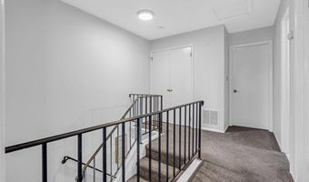 258 Clubhouse Dr, Middletown, NJ 07748