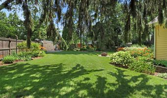 621 PARKWAY Ave, Antioch, IL 60002