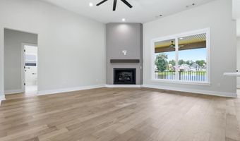 7648 S Shoreline Blvd, Benton, AR 72019