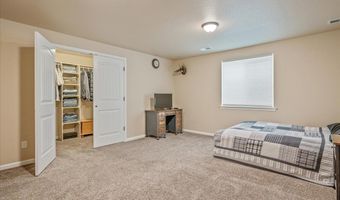 3728 SUNRISE HILLS Dr, Cheyenne, WY 82009