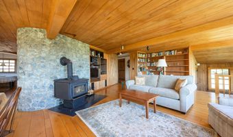 57 Darling Ln, Barnet, VT 05821