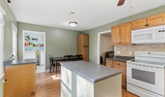 127 Springbrook Dr, Auburn, GA 30011