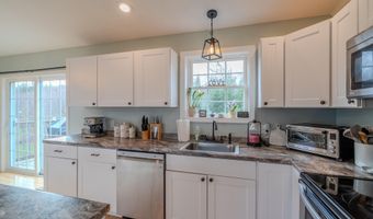 19 Magnolia Hill Rd, Bangor, ME 04401