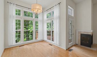 5438 SUMMER LEAF Ln, Alexandria, VA 22312