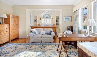 2 Harbor View Dr, Newport, RI 02840