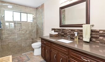 735 Del Valle Dr, Fallbrook, CA 92028