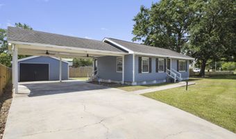 956 Old Spanish Trl, Bay St. Louis, MS 39520