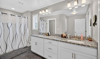 1404 Timberview Dr, Adel, IA 50003