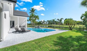 100 Glenbrook Ct, Atlantis, FL 33462