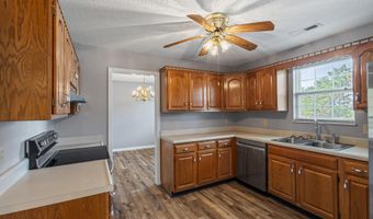 2412 Colonial Dr, Athens, TN 37303