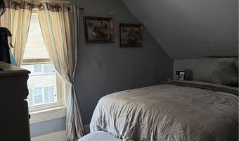 53 Catherine St, Bristol, RI 02809