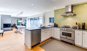 54 Gardiner Dr, Amagansett, NY 11930