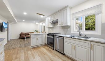 140 Idlebrook Ln, Aberdeen, NJ 07747