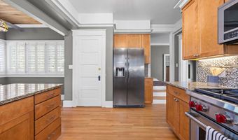 677 17TH St, Astoria, OR 97103