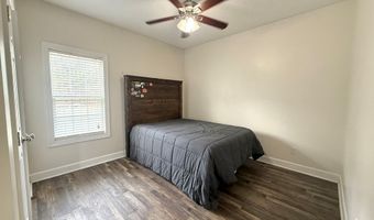 93 Oak Forrest Dr, Adel, GA 31620