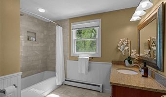 146 Alfred Drown Rd, Barrington, RI 02806