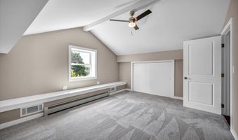 2 Riverview Pl, Cromwell, CT 06416