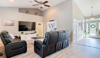 123 EVERGREEN Dr, Auburndale, FL 33823