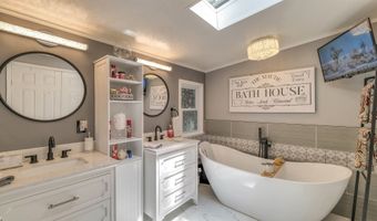 38 Kings Ln, Cape May Court House, NJ 08210