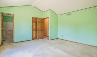 914 S Duesenberg Dr, Auburn, IN 46706