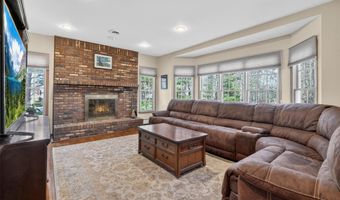 6 Amanda Ct, Airmont, NY 10952