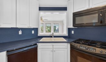 82 Colchester Commons, Colchester, CT 06415