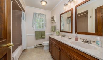 31 Stratfordshire Dr, Alloway, NJ 07461