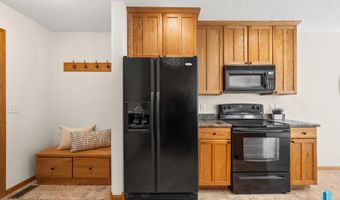 324 S Spring Pl, Brandon, SD 57005