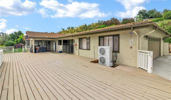 735 Del Valle Dr, Fallbrook, CA 92028