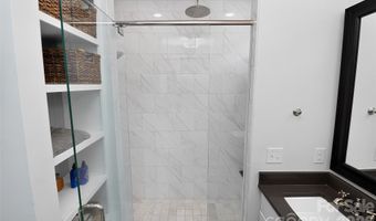 1539 Tippah Park Ct, Charlotte, NC 28205