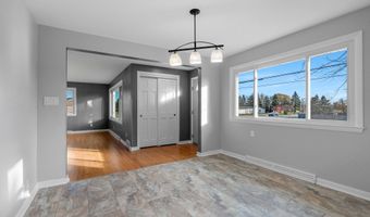 4710 W CAPITOL Dr, Appleton, WI 54913