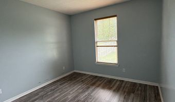 206 Meridian Gardens Ln, Indianapolis, IN 46217