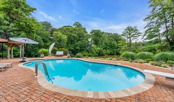 6 Trimbleford Ln, Middletown, NJ 07748
