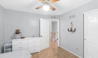 1008 Westrun Dr, Ballwin, MO 63021