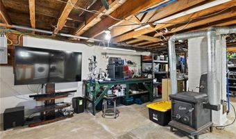 1472 Wampanoag Trl, East Providence, RI 02915
