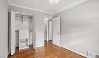 3831 N VERNON St N, Arlington, VA 22207
